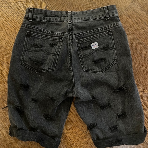 Vintage Sensi From Italia- distressed Denim Bermuda shorts - Picture 2 of 4